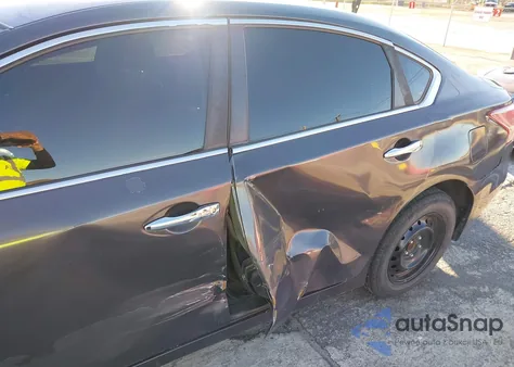 2013 Nissan Altima 2.5 S z USA, uszkodzony, nr VIN 1N4AL3AP5DC137809